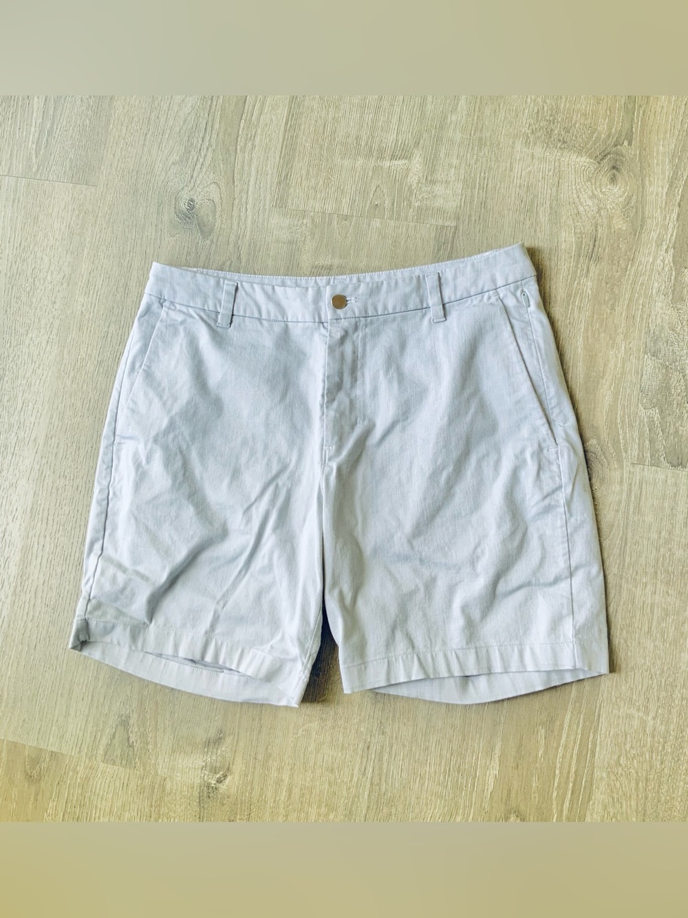 Lululemon Athletica Light Gray Casual Shorts Men's 34